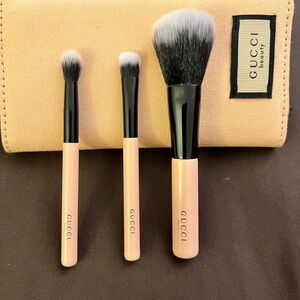 Gucci Pink Cosmetic Brush Trio with Matching Pouch